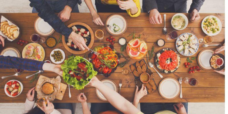 How to Make Family Mealtime More Meaningful